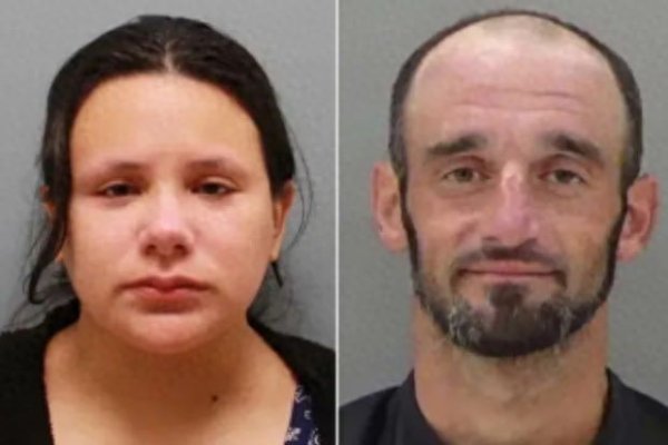 博牛配资 美国一女婴在酒店抽屉中窒息而死，父母相互指控对方谋杀