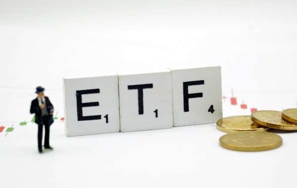 亿融策略 银行、医药ETF表现活跃